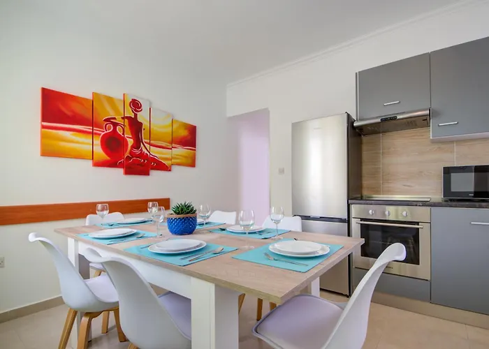 St Julian\'S Unique 3-Bedroom Apartments Sleeps 9-10