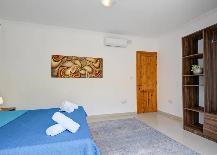 St Julian\'S Unique 3-Bedroom Apartments Sleeps 9-10