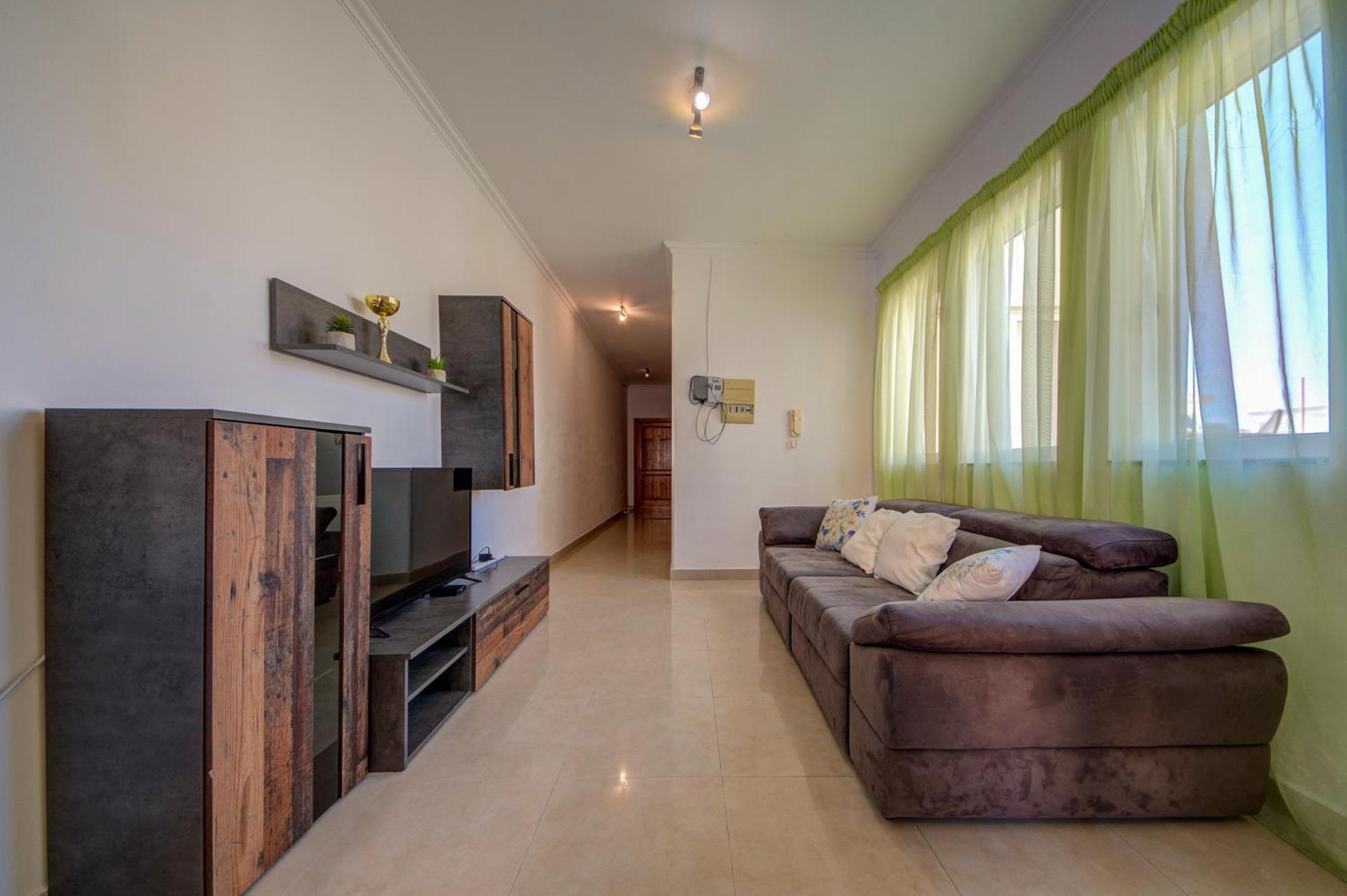 St Julian's Unique 3-bedroom Sleeps 9-10 Apartment Saint Julian's