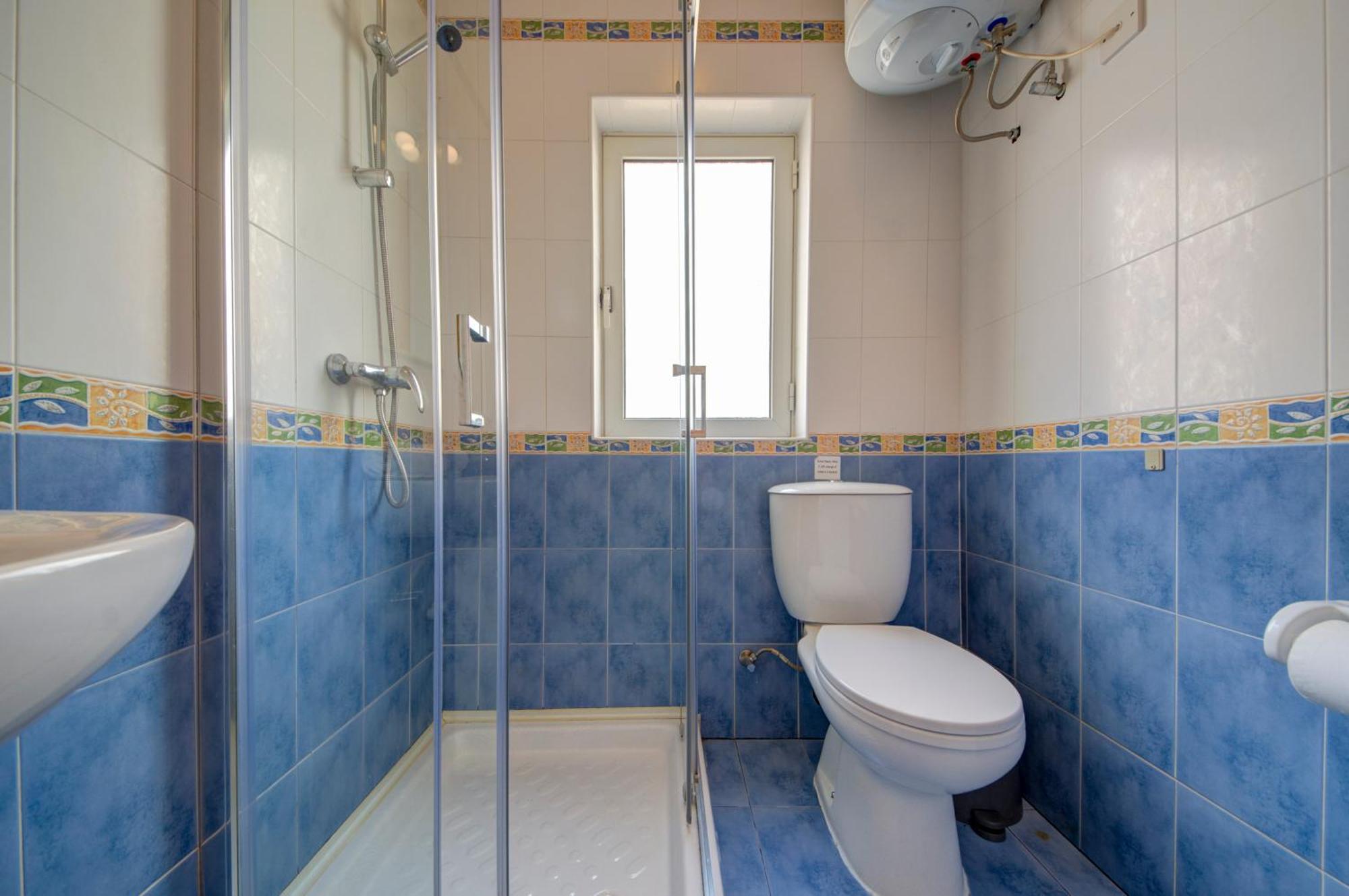 St Julian's Unique 3-bedroom Sleeps 9-10 Apartment *