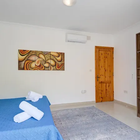 St Julian'S Unique 3-Bedroom Apartments Sleeps 9-10 St. Julian's Exterior foto