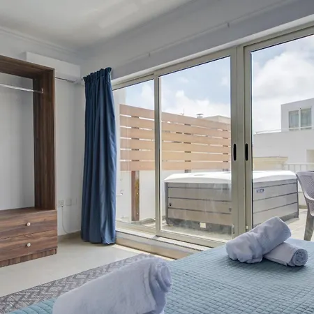 St Julian'S Unique 3-Bedroom Apartments Sleeps 9-10 St. Julian's Exterior foto