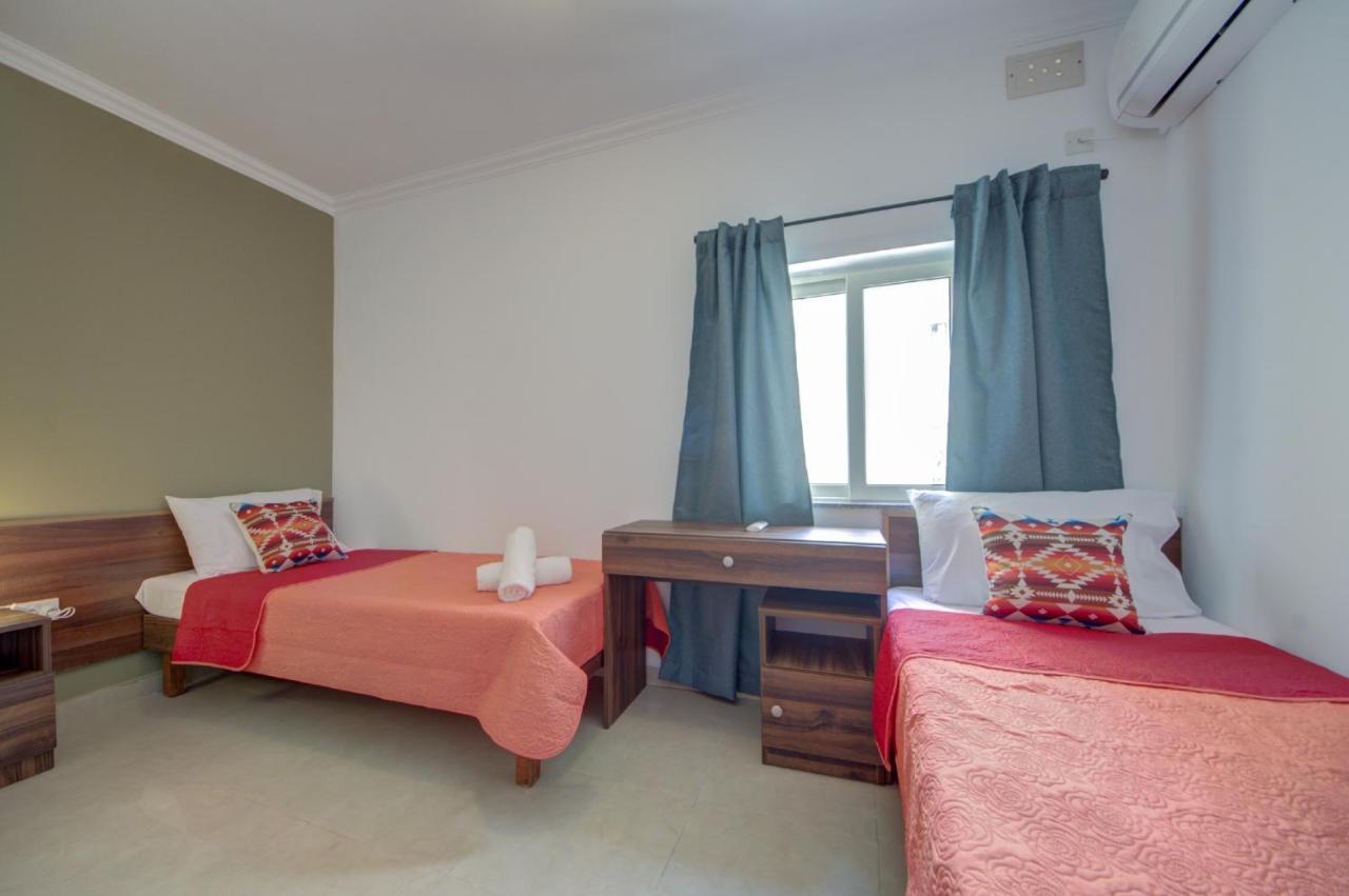 Apartamento St Julian's Unique 3-bedroom Sleeps 9-10 *